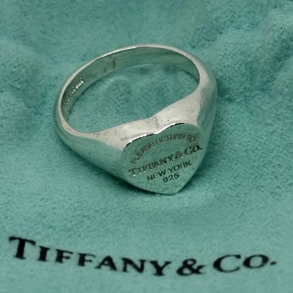 Tiffany & Co. Silver Heart Signet Ring - Picture 4 of 16